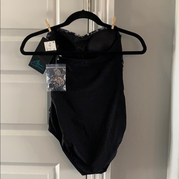 NWT‎ Aqua Green Ruffled 1-Piece Swimsuit Sz Small - Picture 2 of 3